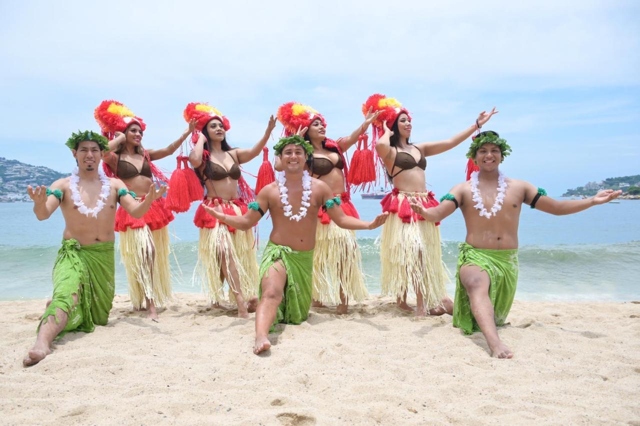 Ritz Acapulco All Inclusive Εξωτερικό φωτογραφία Luau dancers in Hawaii
