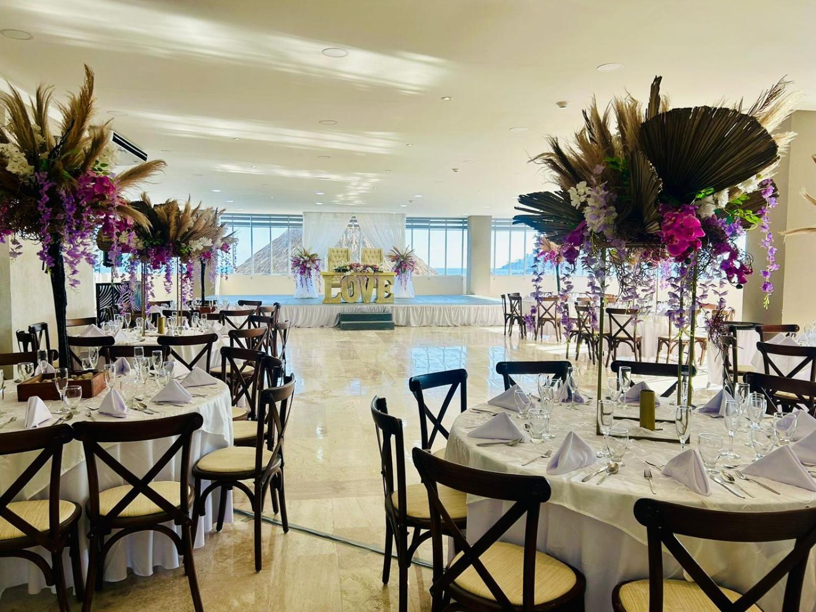 Ritz Acapulco All Inclusive Εξωτερικό φωτογραφία A wedding reception at the Four Seasons Hotel, Mexico City