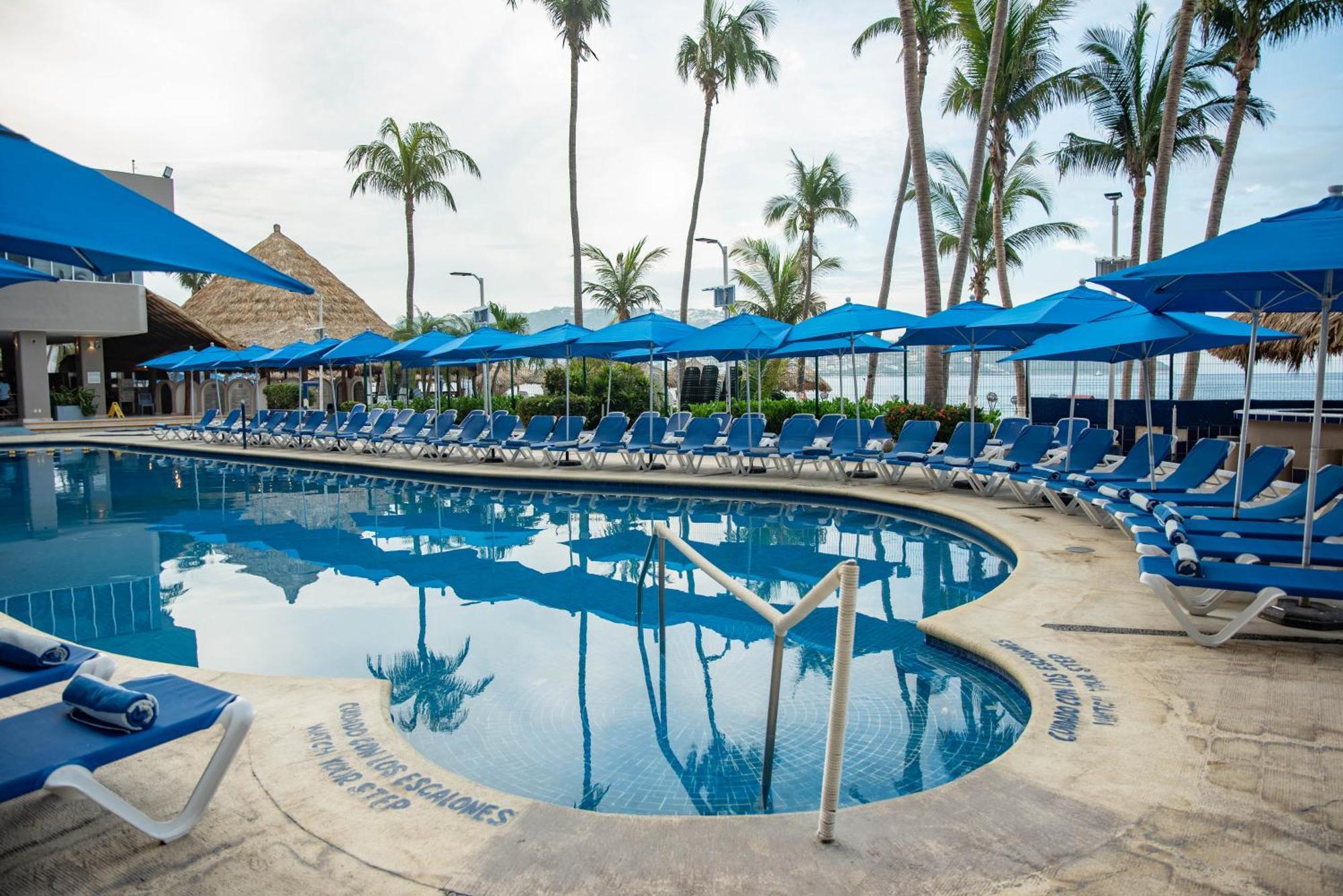 Ritz Acapulco All Inclusive Εξωτερικό φωτογραφία Pool at the Hilton San Diego Bay