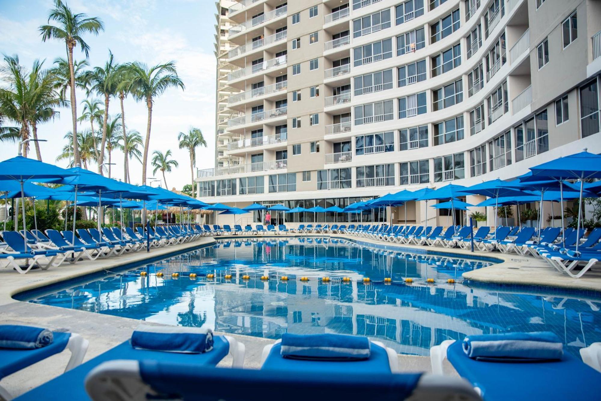 Ritz Acapulco All Inclusive Εξωτερικό φωτογραφία The pool at the Royal Hawaiian Hotel