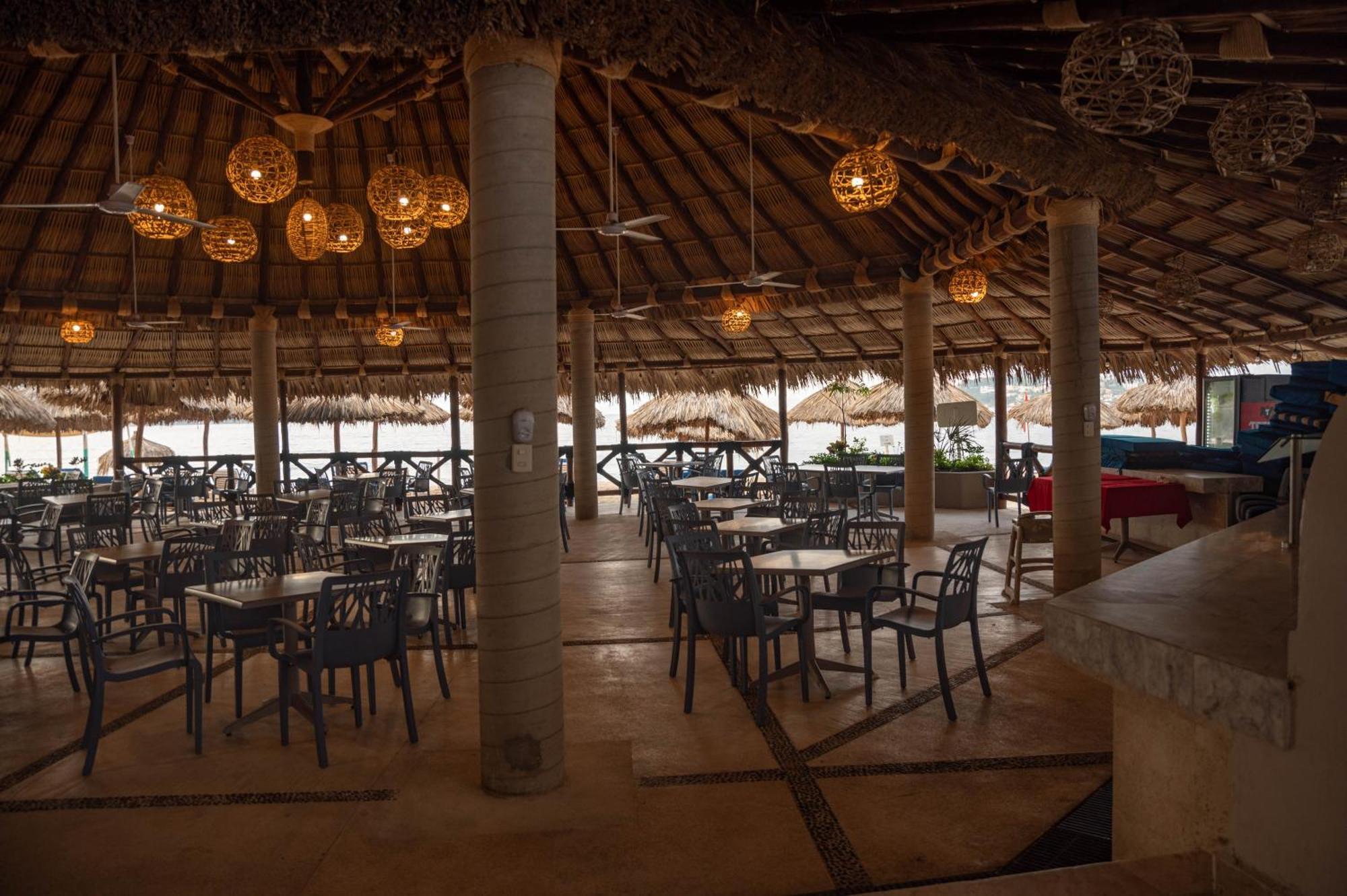 Ritz Acapulco All Inclusive Εξωτερικό φωτογραφία The interior of the restaurant