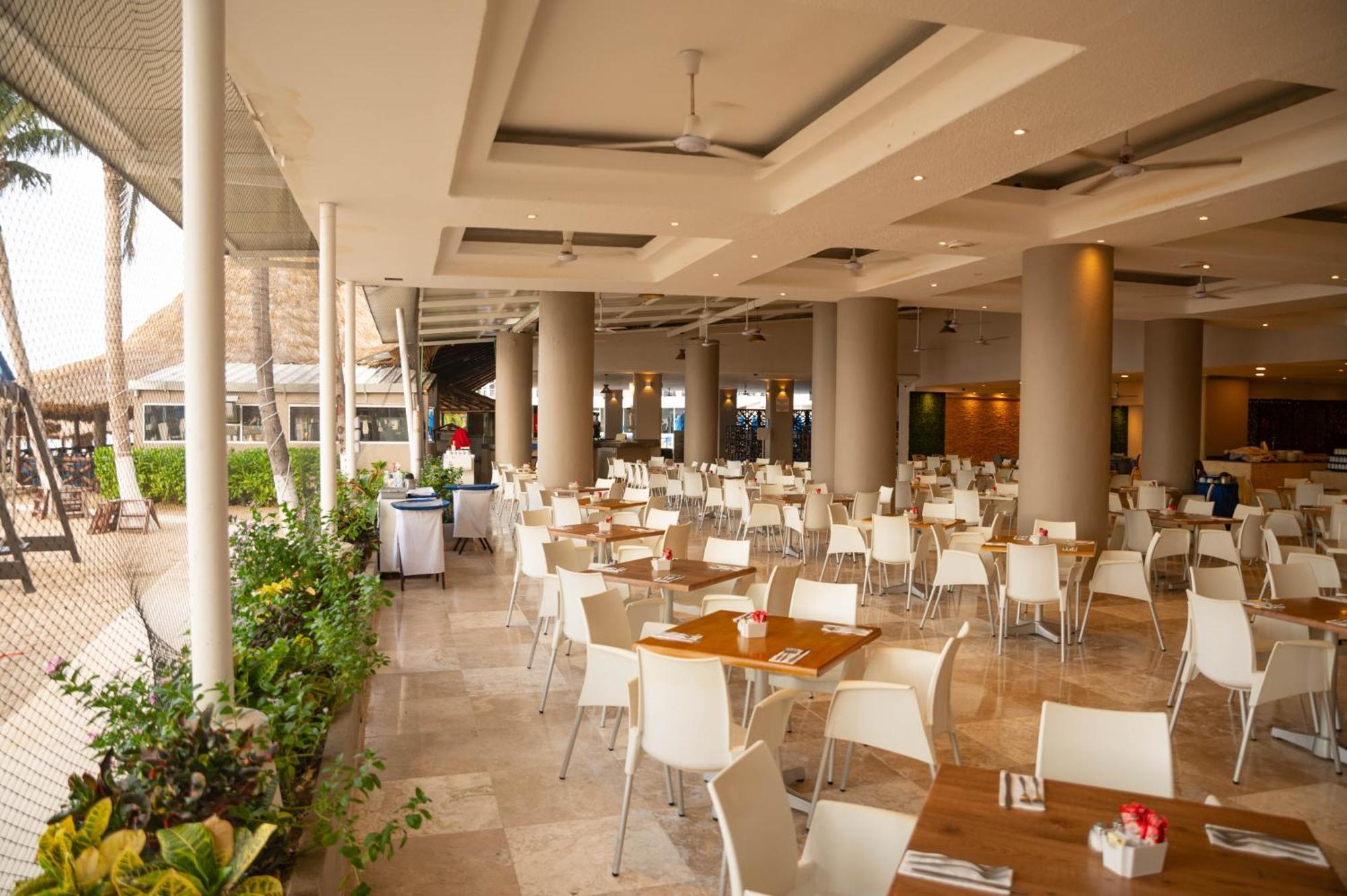 Ritz Acapulco All Inclusive Εξωτερικό φωτογραφία The restaurant at the hotel