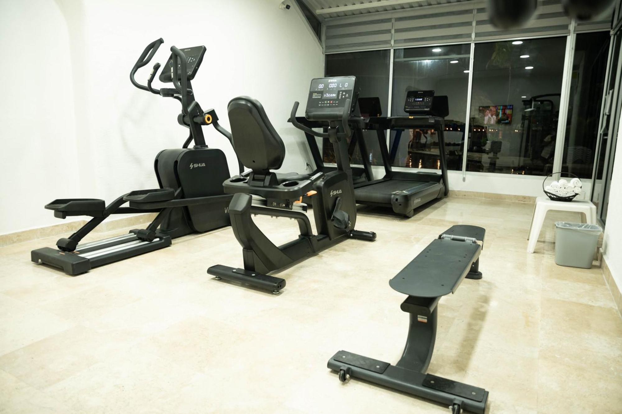 Ritz Acapulco All Inclusive Εξωτερικό φωτογραφία Elliptical trainer