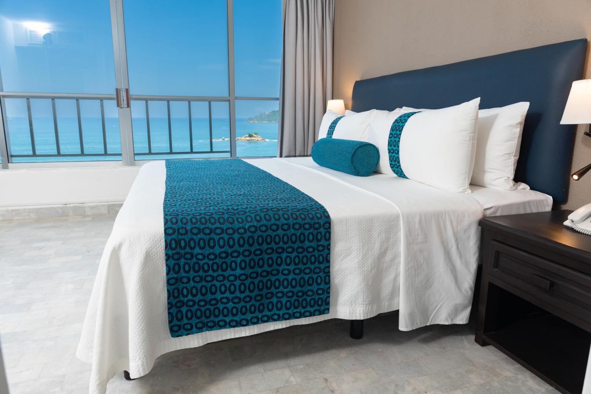 Ritz Acapulco All Inclusive Εξωτερικό φωτογραφία A bed runner