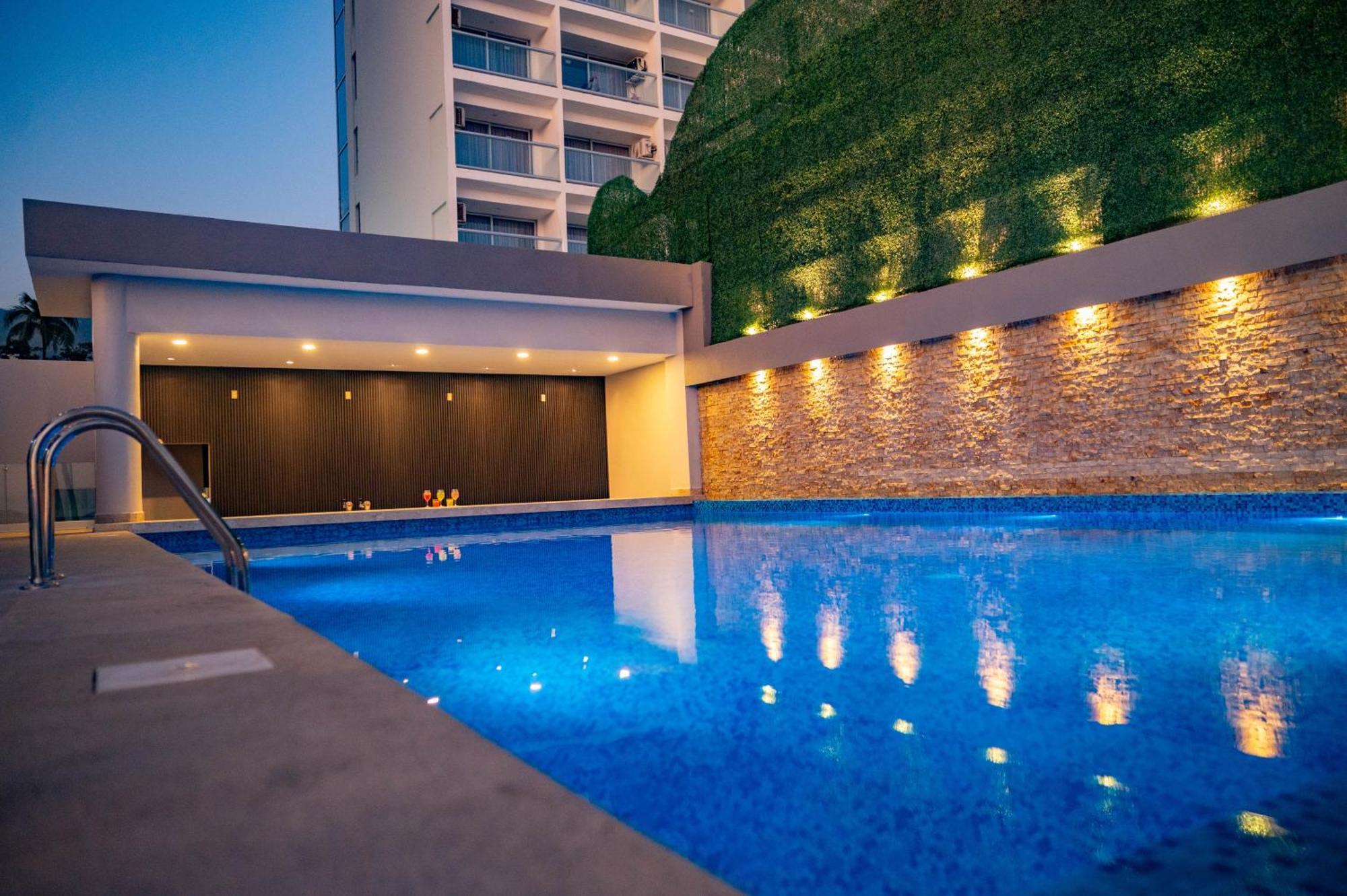 Ritz Acapulco All Inclusive Εξωτερικό φωτογραφία The swimming pool at the hotel