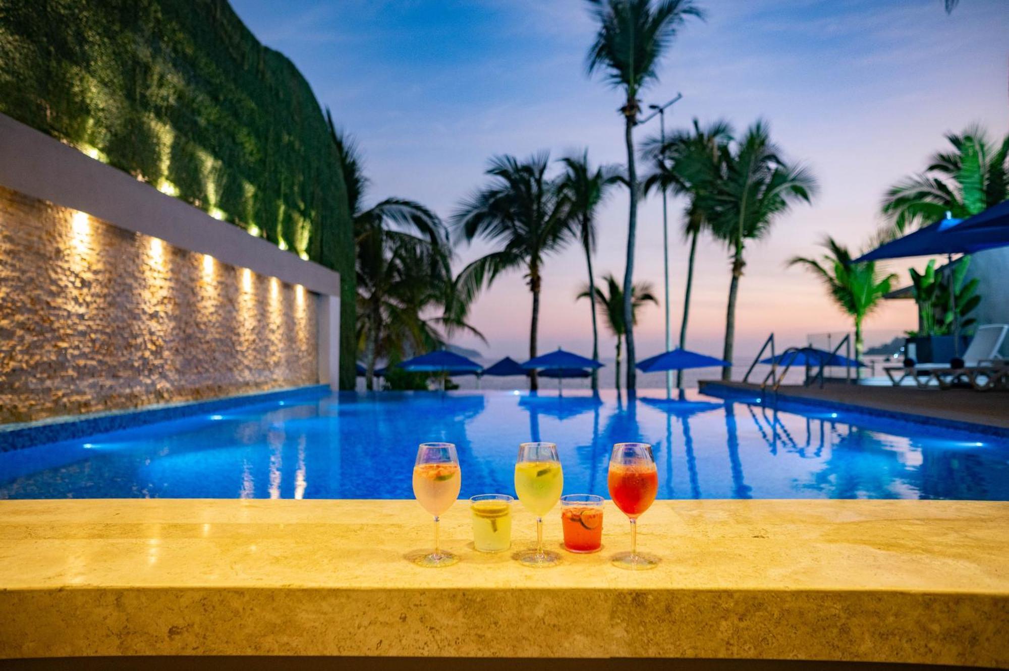Ritz Acapulco All Inclusive Εξωτερικό φωτογραφία Infinity pool at the hotel
