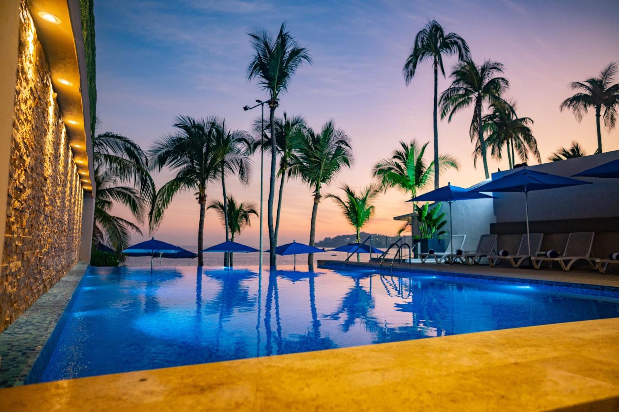 Ritz Acapulco All Inclusive Εξωτερικό φωτογραφία Infinity pool at the hotel