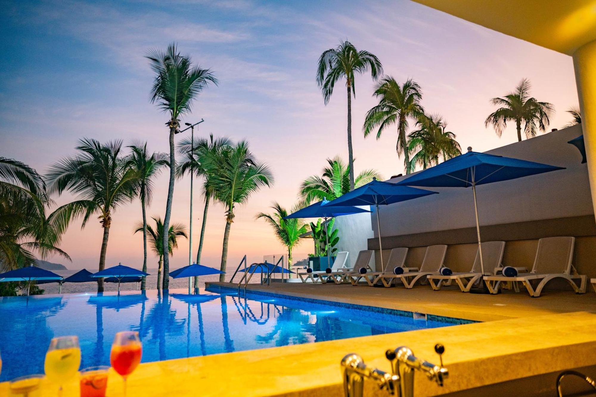 Ritz Acapulco All Inclusive Εξωτερικό φωτογραφία The swimming pool at the hotel